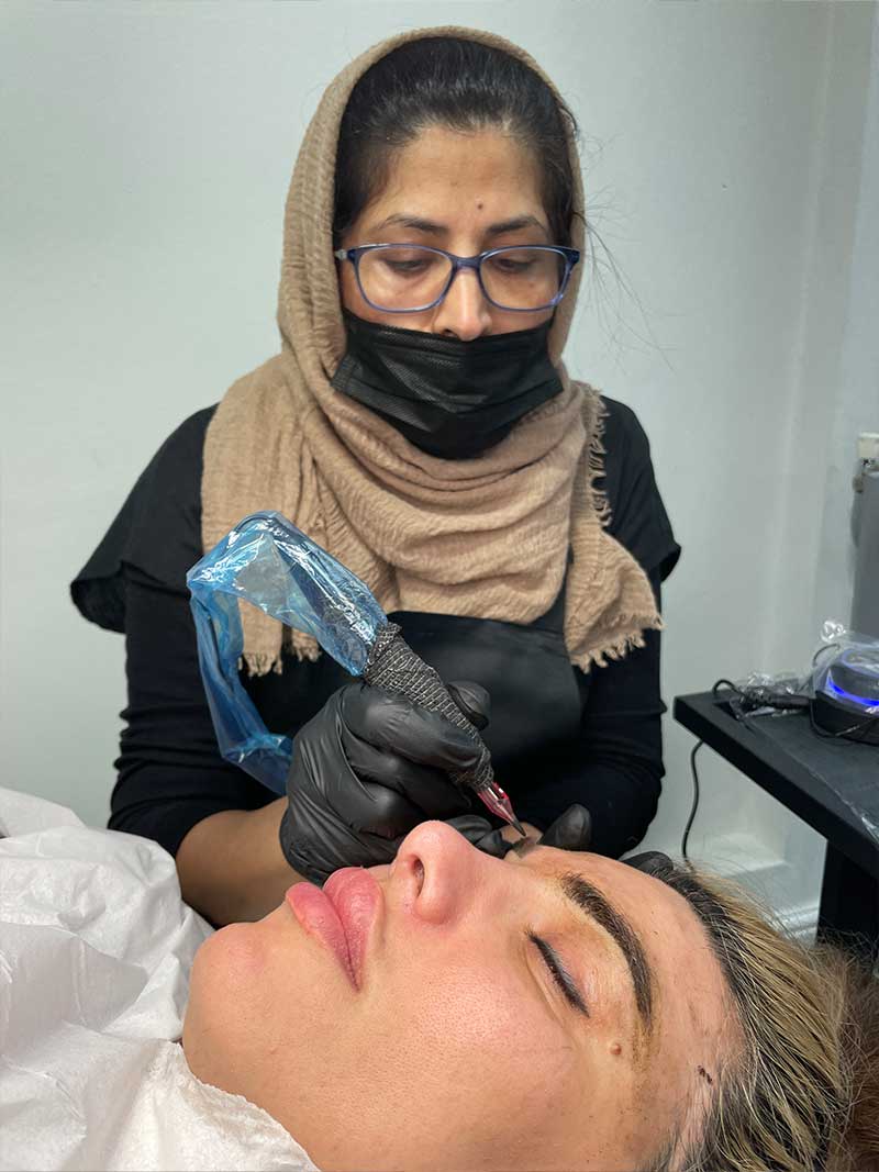 4_Micropigmentation-Course-day-4--Students-Practice-day---Brows-Treatment